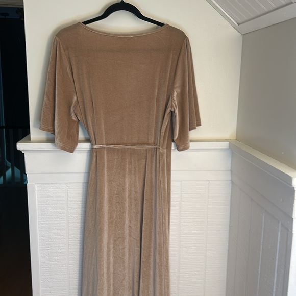Baltic Born Katelyn Velvet Wrap Maxi Dress size Women’s XL, NWOT - Picture 8 of 9